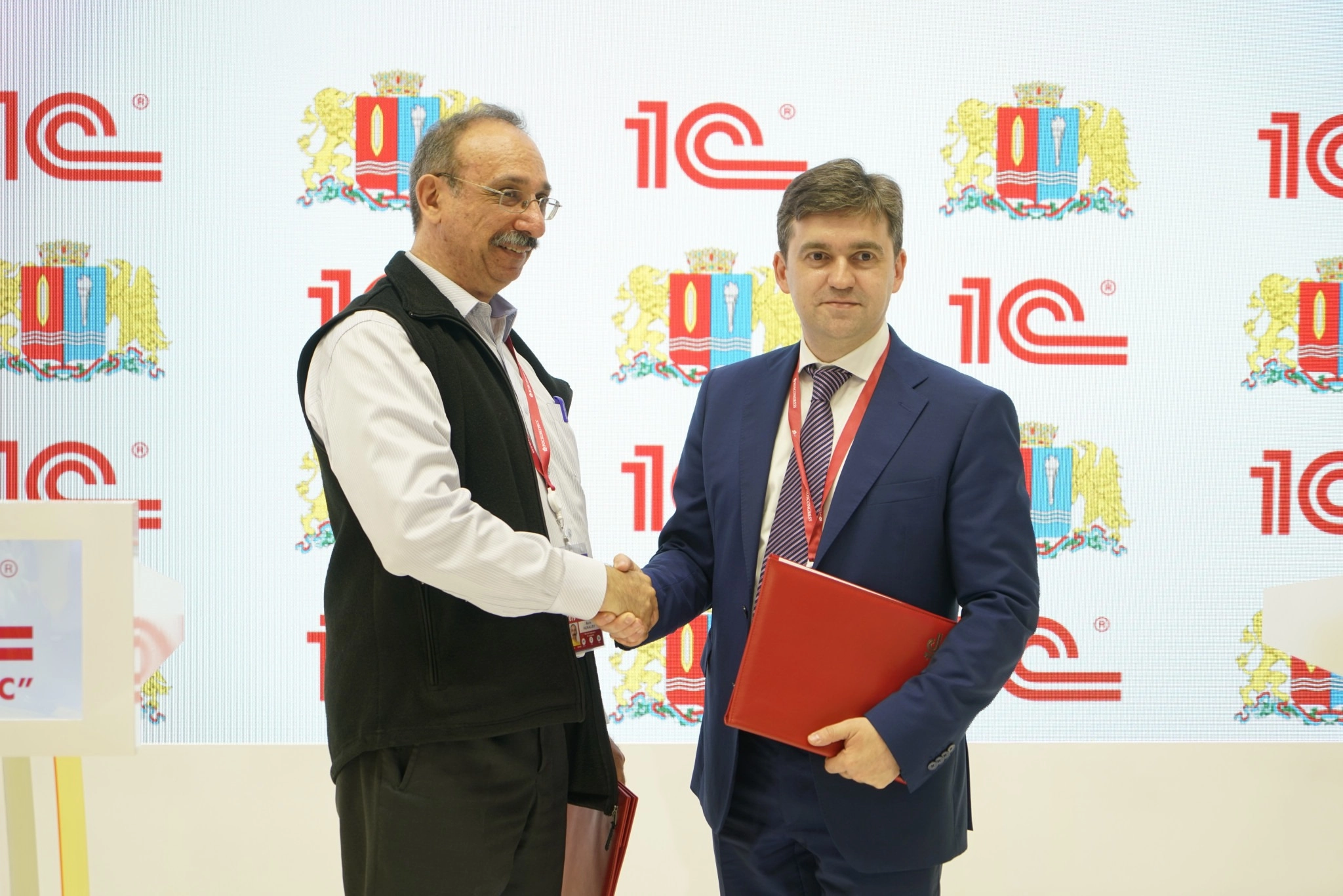 губернатор Ивановской области Станислав Воскресенский и директор фирмы 1С Борис Нуралиев