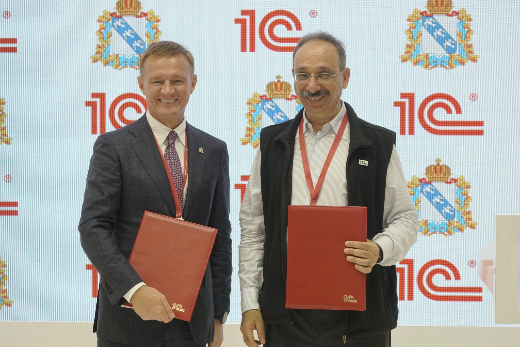 и.о. губернатора Курской области Роман Старовойт и директор фирмы 1С Борис Нуралиев